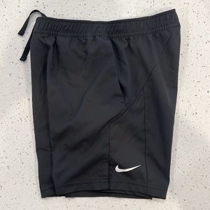 Nike youth boys shorts, drawstring with pockets like new size youth medium